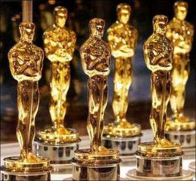 Notte degli Oscar 2009 
The Millionaire favorito 
Duello Streep-Winslet