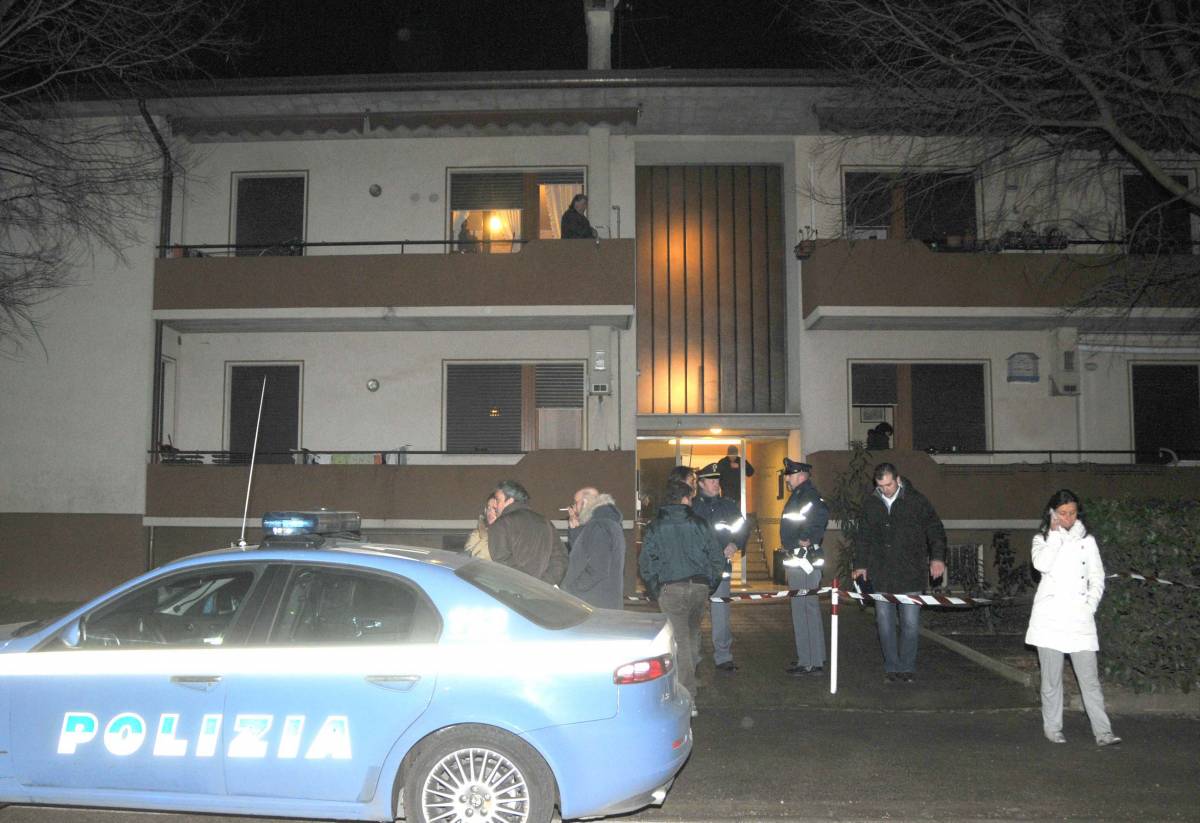 Treviso, orrore in casa: 
madre e figlia sgozzate, 
trovati due coltelli