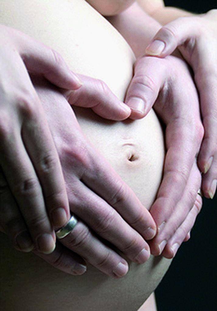 Le fanno il certificato per l’aborto, ma non è incinta