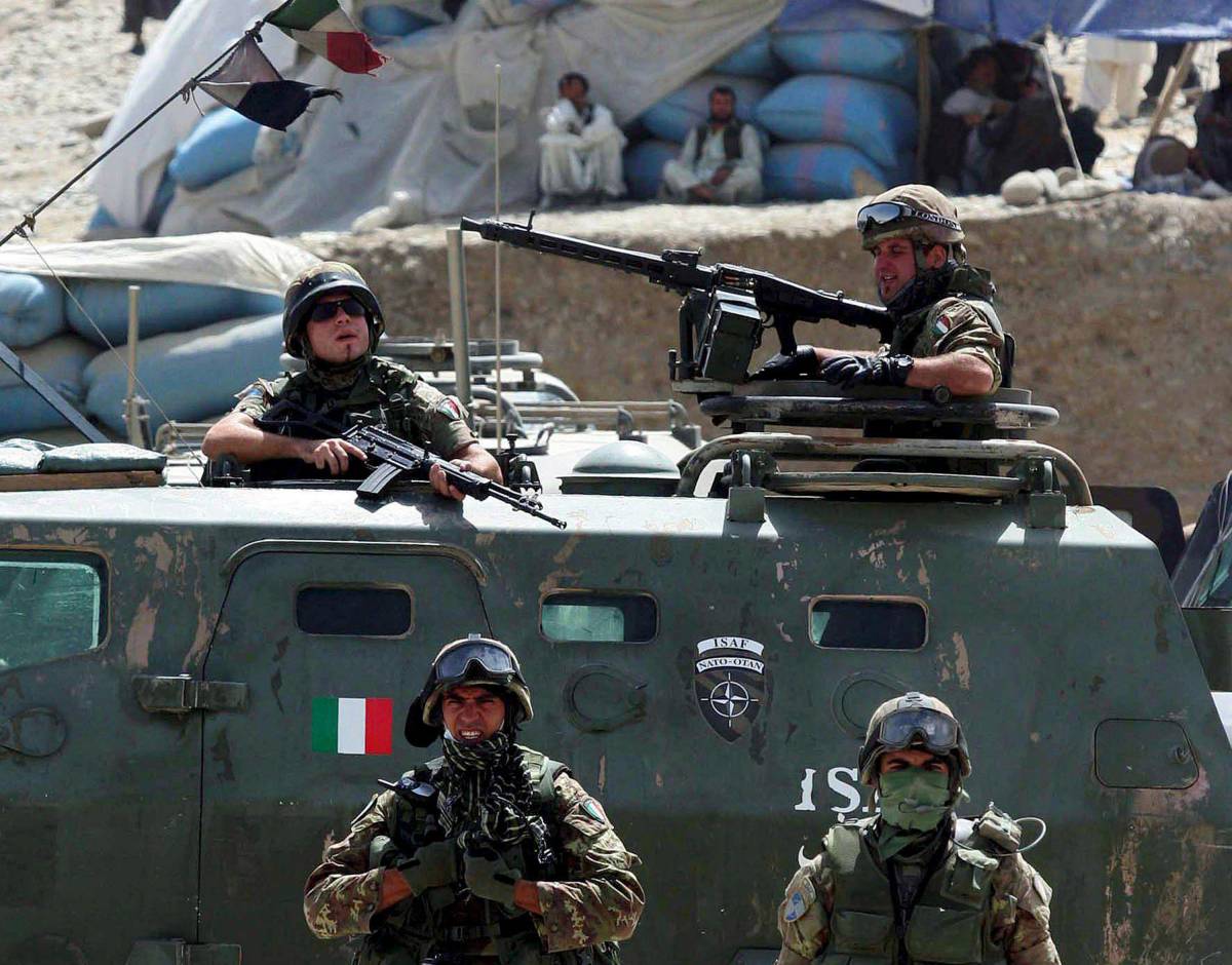 Afghanistan, autobomba 
contro i soldati italiani