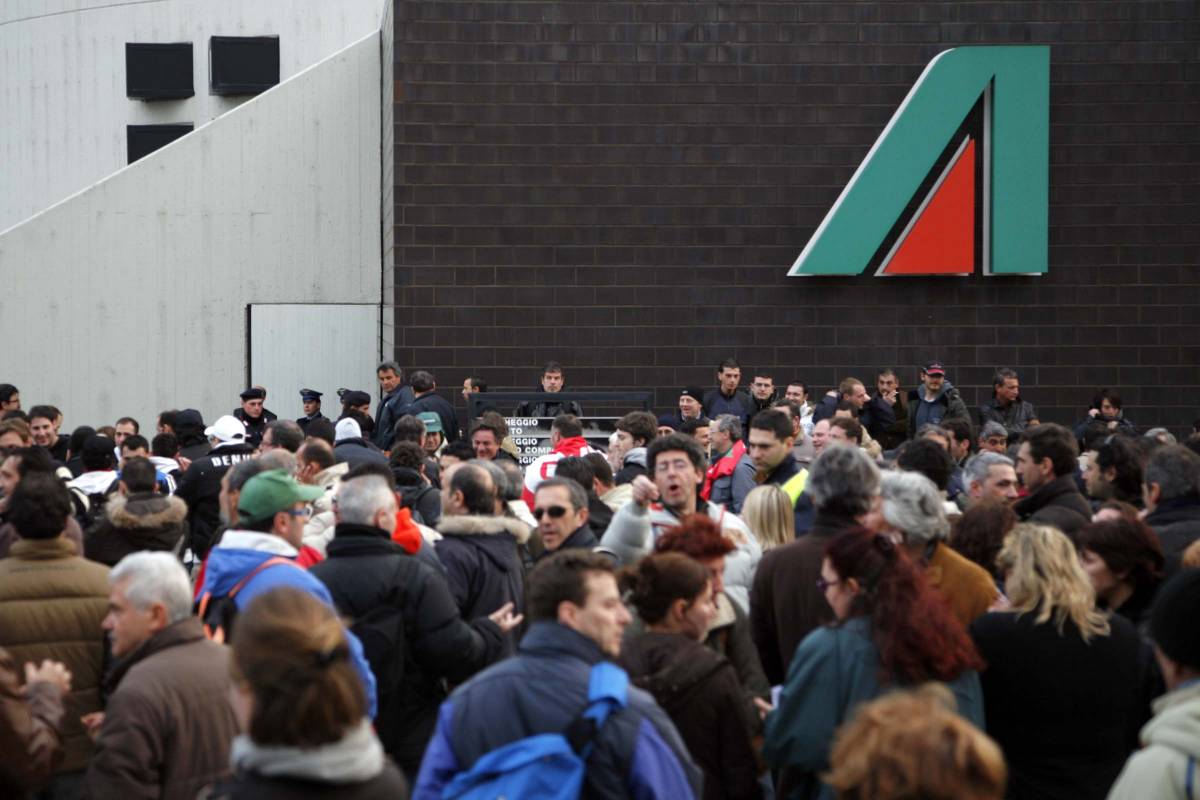 Alitalia, verso primo sciopero unitario contro Cai