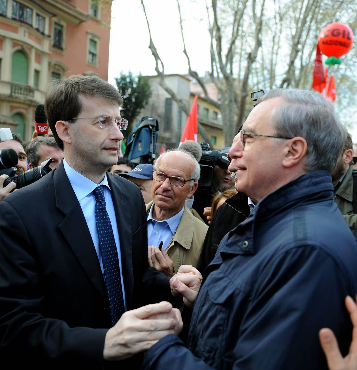 Franceschini e la Cgil, 
Epifani al governo: 
"Un tavolo sulla crisi"