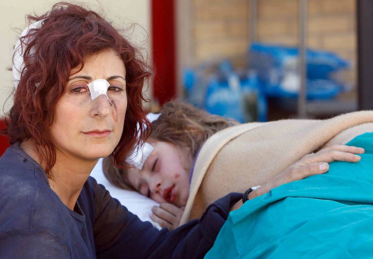 Quei piccoli sepolti vivi abbracciati alla mamma