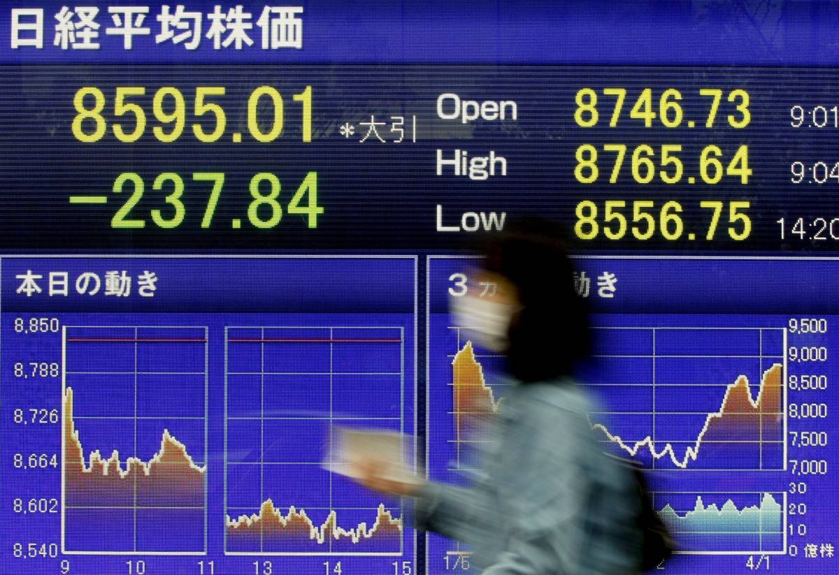 Borse, il piano giapponese 
lancia l'Asia: Tokyo +3,7%