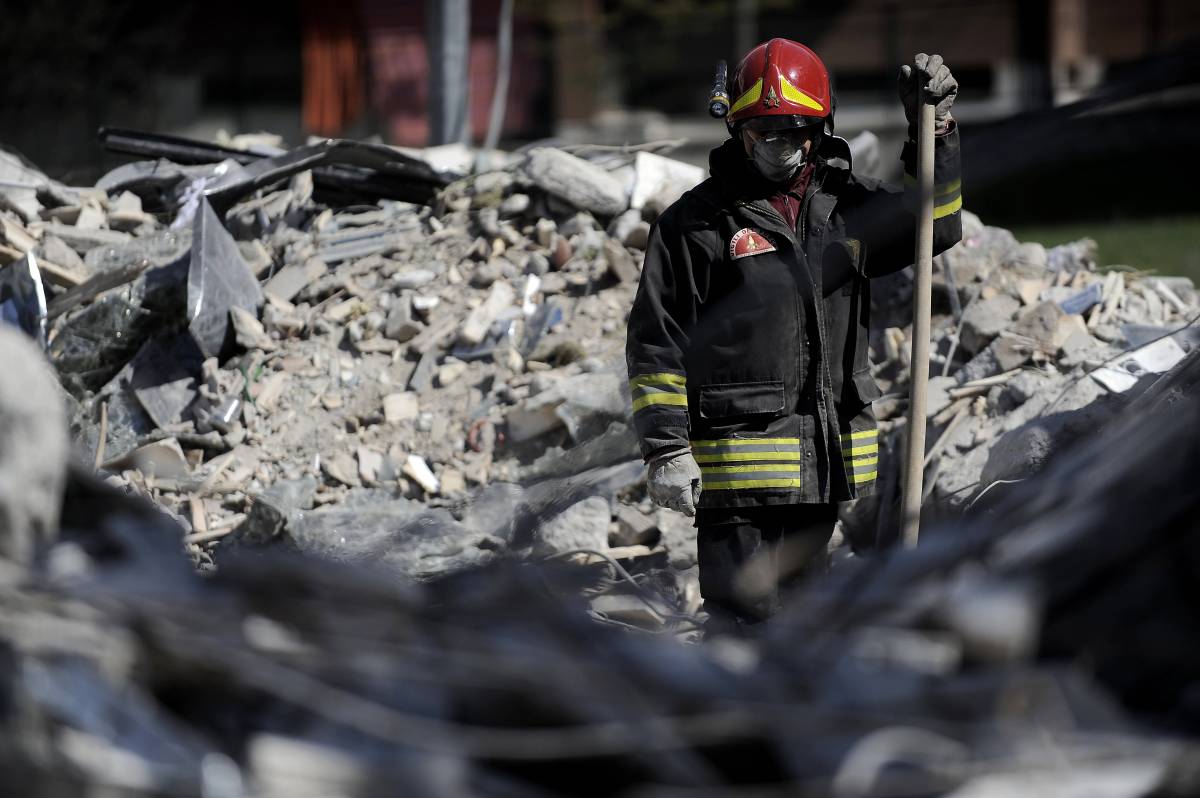 I nomi delle vittime sui siti di Protezione Civile e Regione Abruzzo