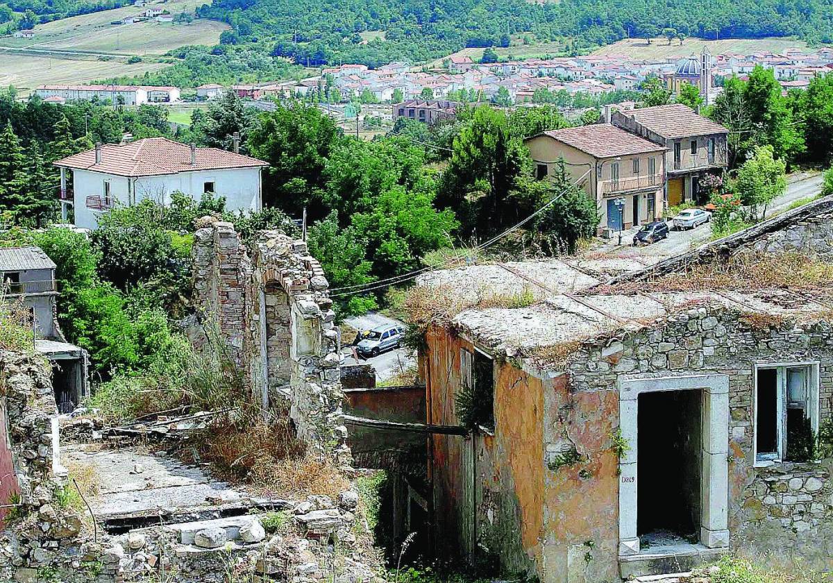 Irpinia, 1980/Mafia e debiti non saldati: così si apre il buco nero E lo Stato sborserà ancora