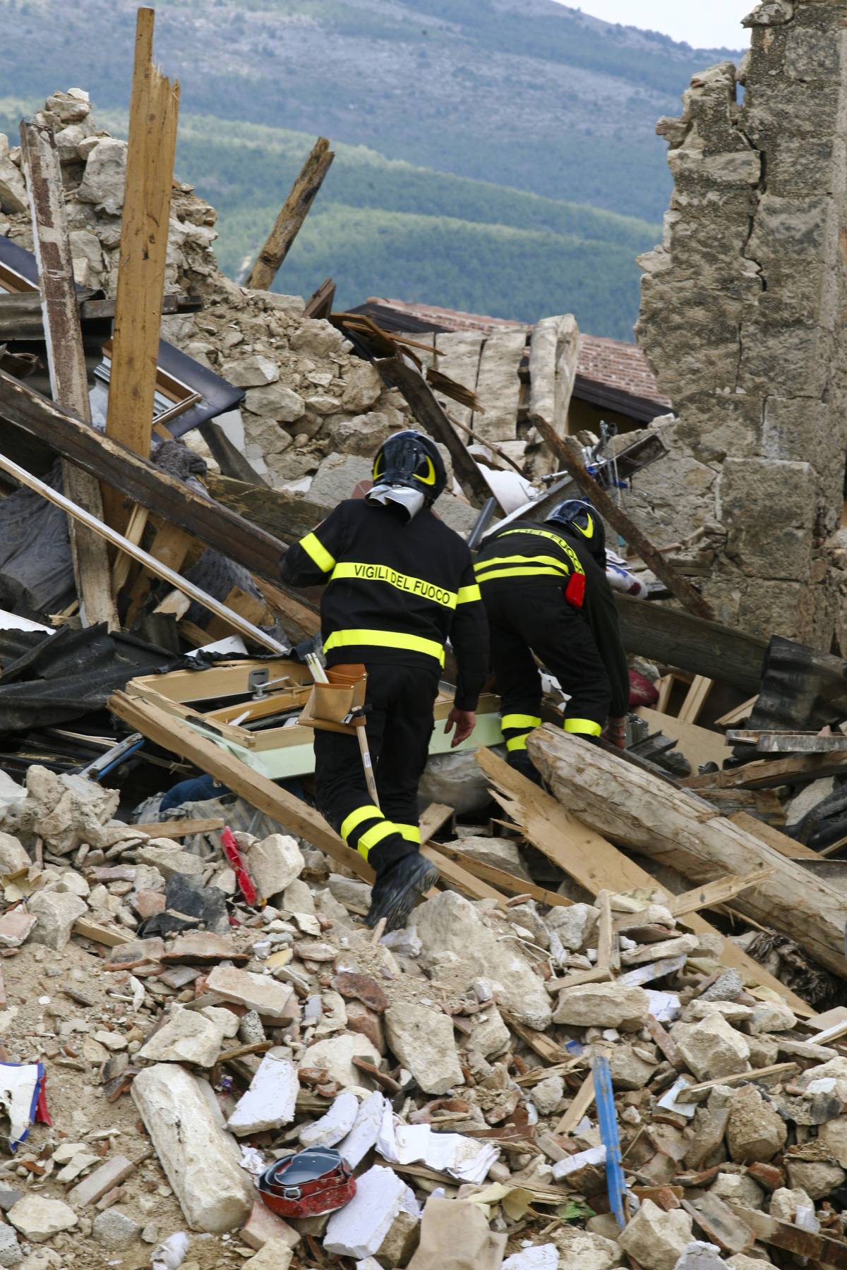 Abruzzo, edifici pubblici posti sotto sequestro 
Al vaglio contributo dai redditi dei super-ricchi