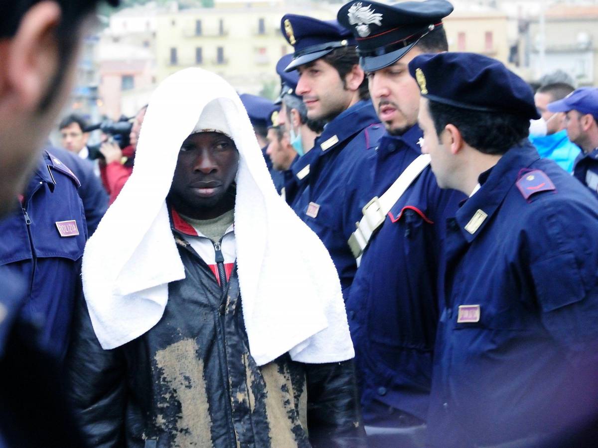 I 154 migranti della Pinar sbarcano in Sicilia
