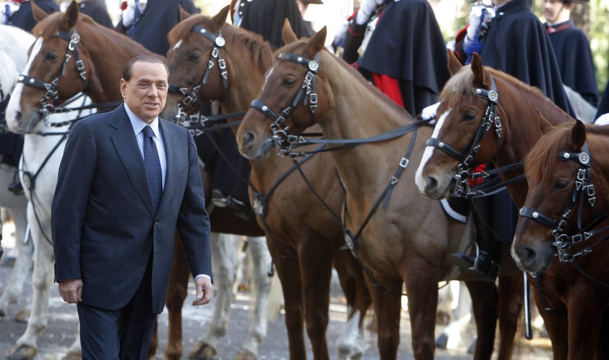 Berlusconi: "Il 25 aprile sarò a Onna" 
Napolitano: "Non sia festa di parte"