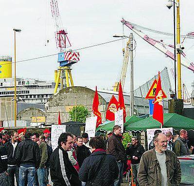 Inaugurazione rovinata per protestare contro l’aumento di 3.500 euro