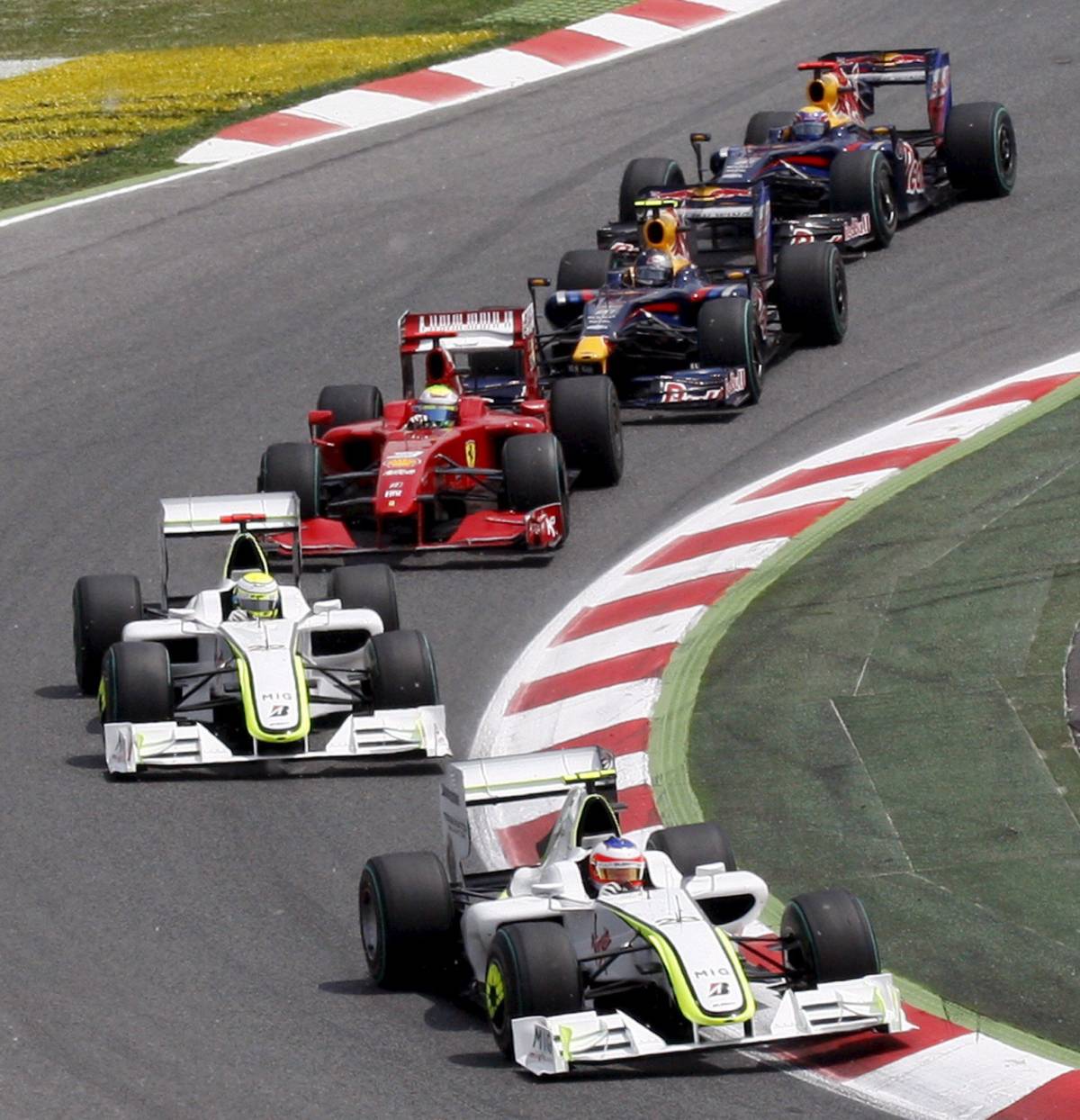 F1, la Brawn fa poker: vince Button, doppietta con Barrichello