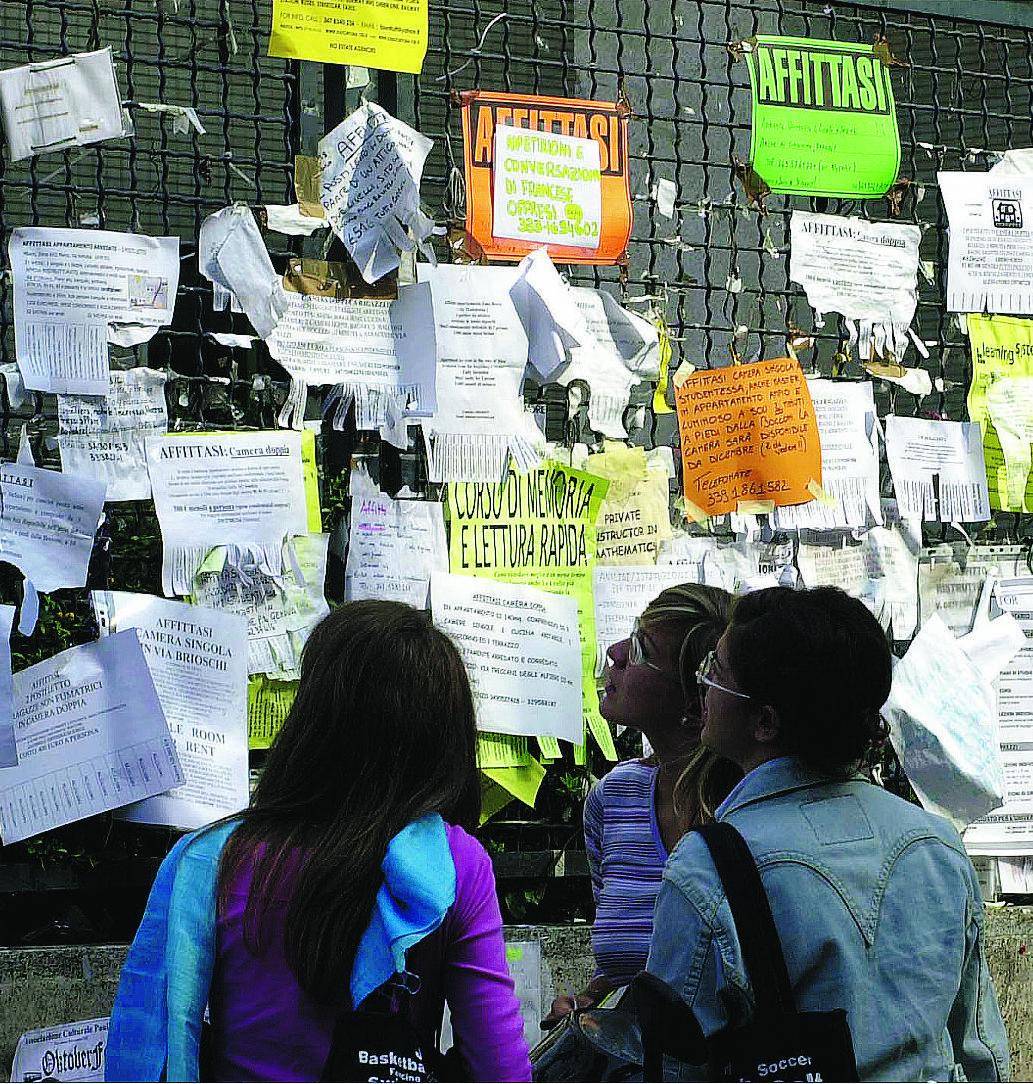 Casa dello studente, quartiere in rivolta: 
un mostro di 16 piani