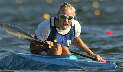 Josefa Idem tiene a battesimo la nuova stagione della canoa
