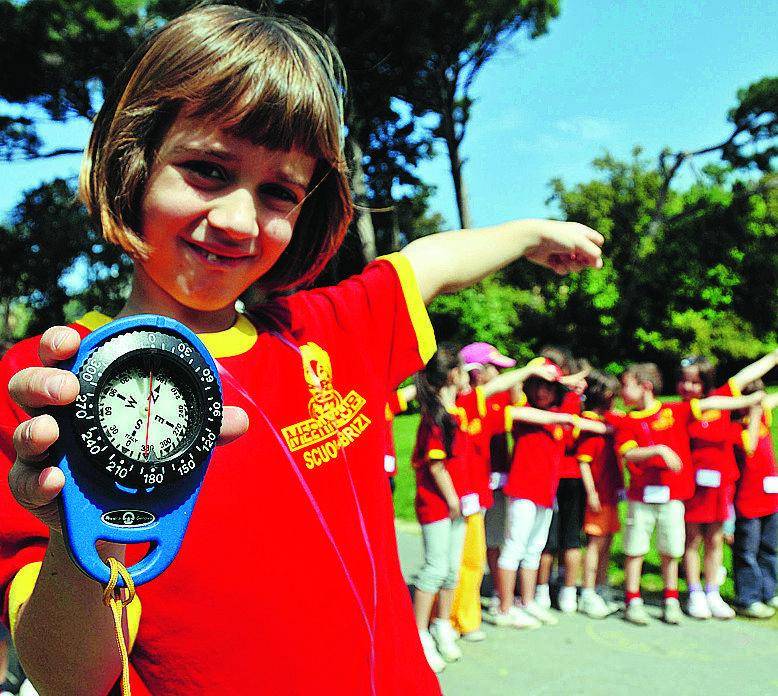 I bambini imparano a marciare nei Parchi di Nervi