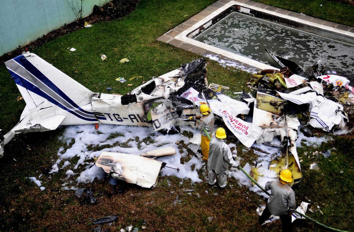 Guatemala, precipita piccolo aereo: sei morti