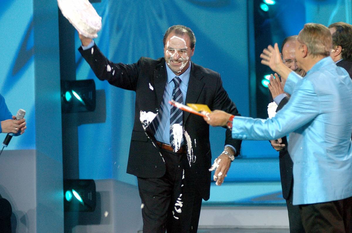 Di Pietro, il re dei trasformisti 
Dice tutto e il contrario di tutto