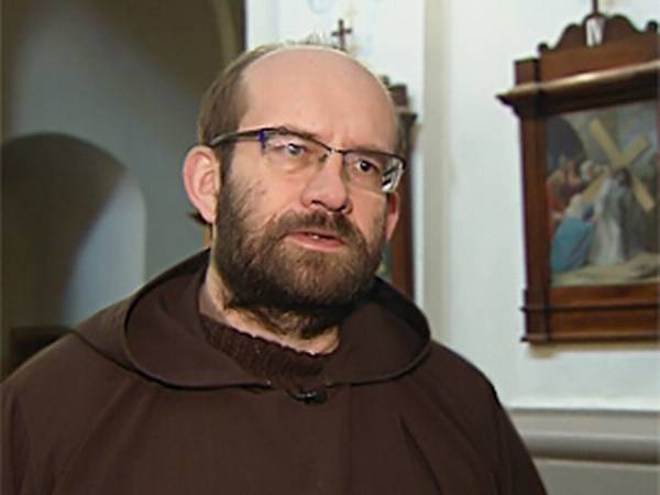 Padre Knotz, il frate 
che predica il Kamasutra