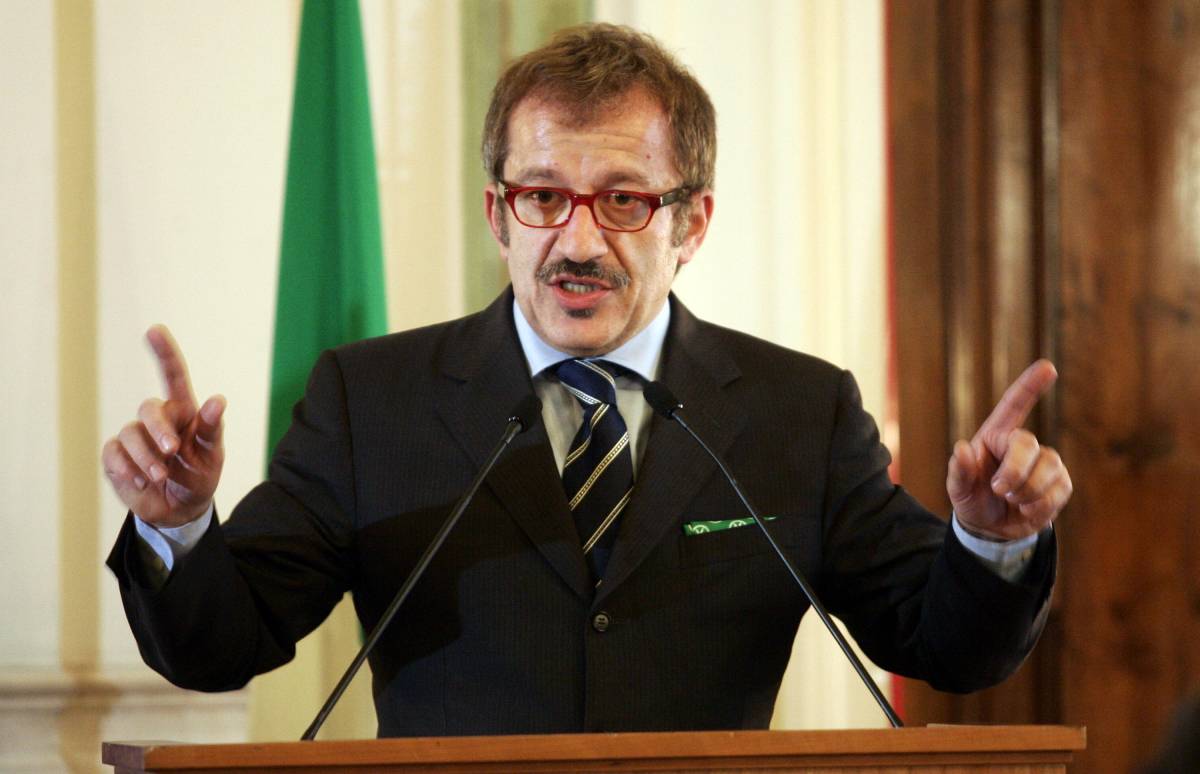 Immigrati, Maroni: "Il respingimento è giusto"