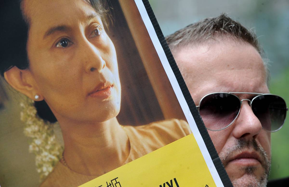 San Suu Kyi, processo a porte chiuse 
E l'intruso dice: "Ho avuto una visione"