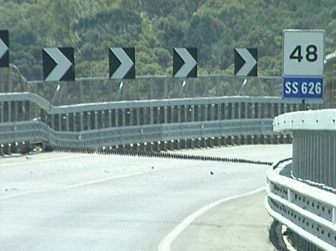 Sicilia, cede un pilone del viadotto