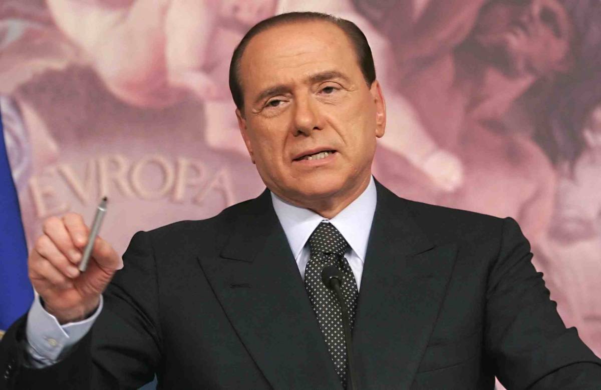 Berlusconi: "Giustizia, entro un anno 
la separazione fra pm e giudici 
Ddl popolare per diminuire i deputati"