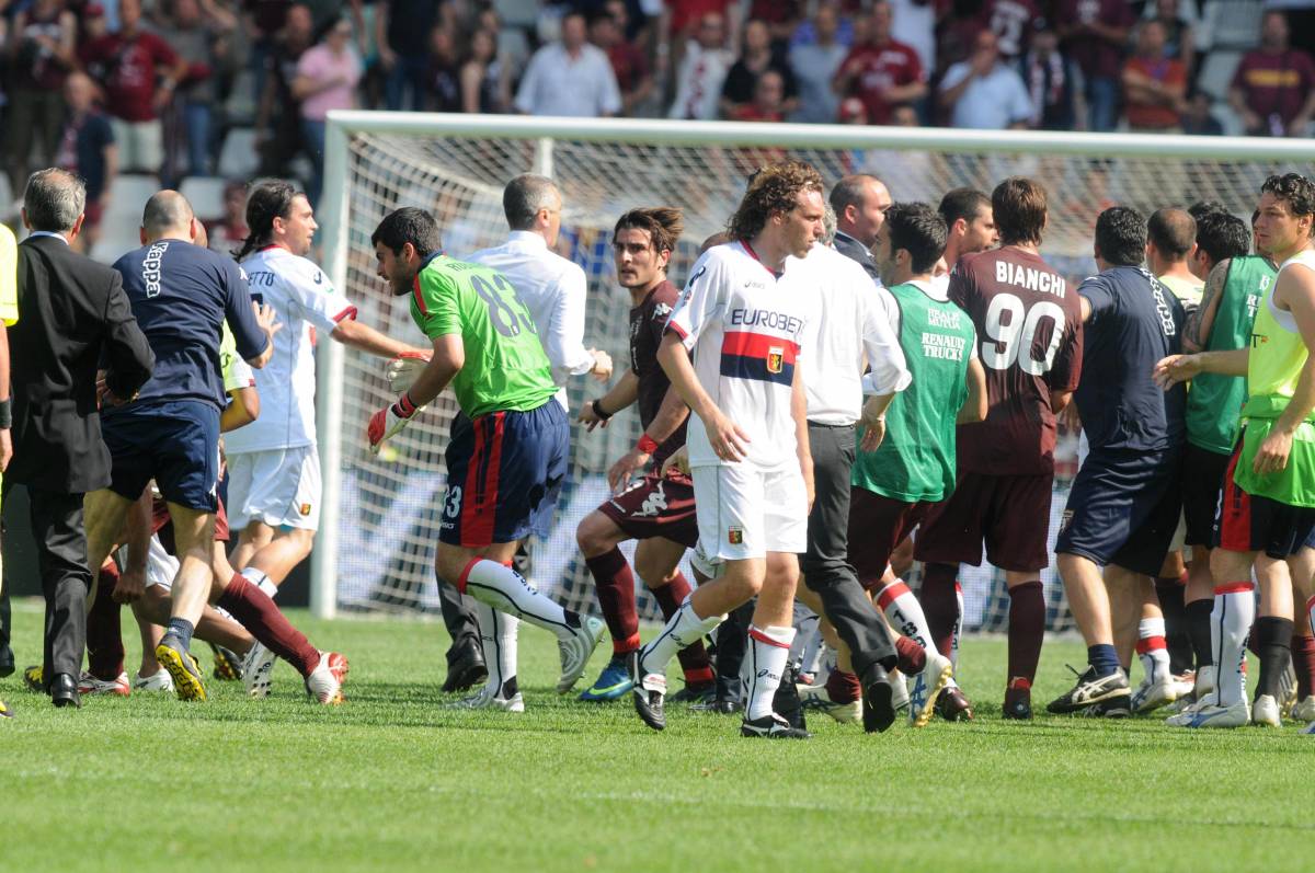 Torino: sette squalificati 
dopo la rissa col Genoa