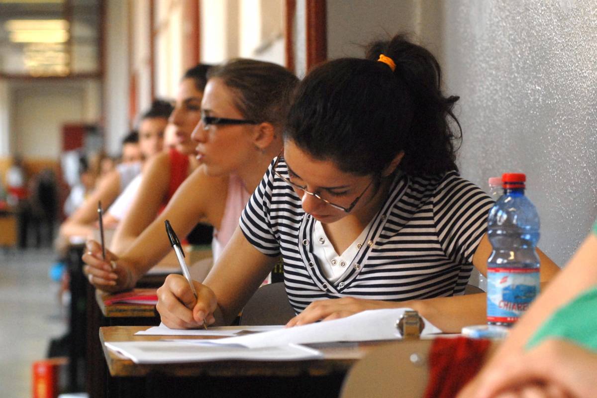 Scuola, via libera al regolamento: voti e condotta