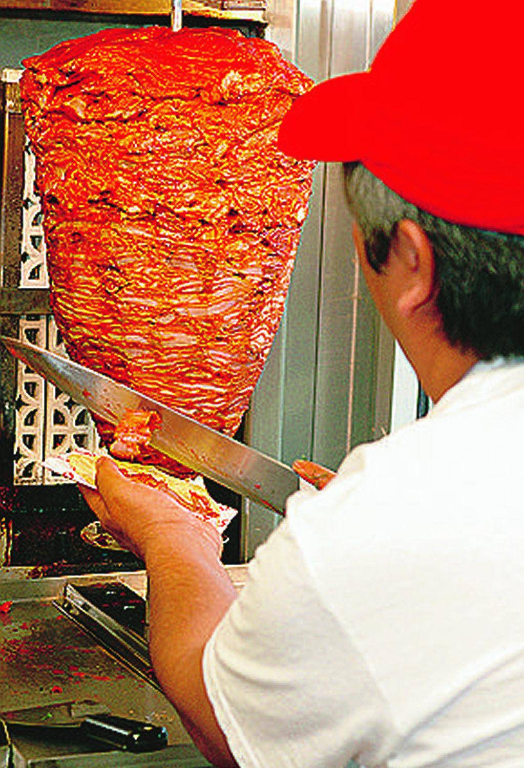 Scongelata e senza documenti così viaggia la carne da kebab