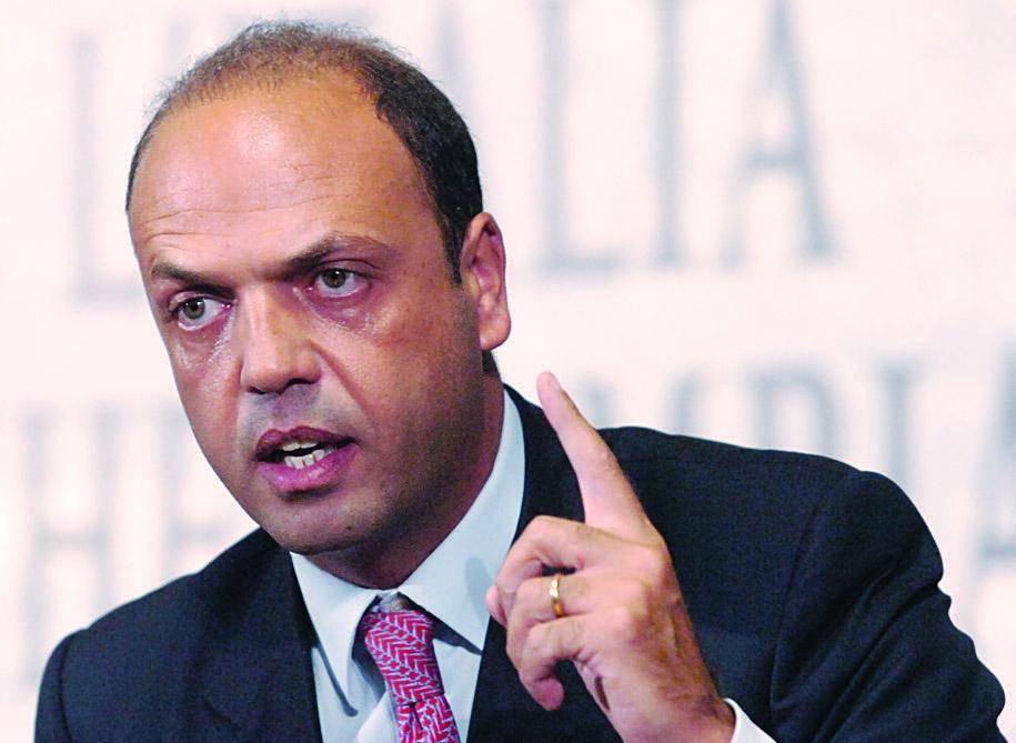 Alfano «Consiglieri dimessi? Ma se scadono a luglio...»