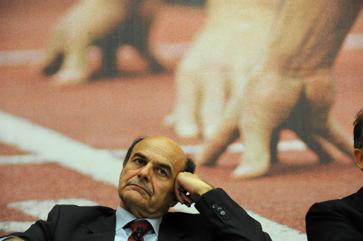 Bersani, il comunista obbediente sempre a braccetto coi suoi sicari