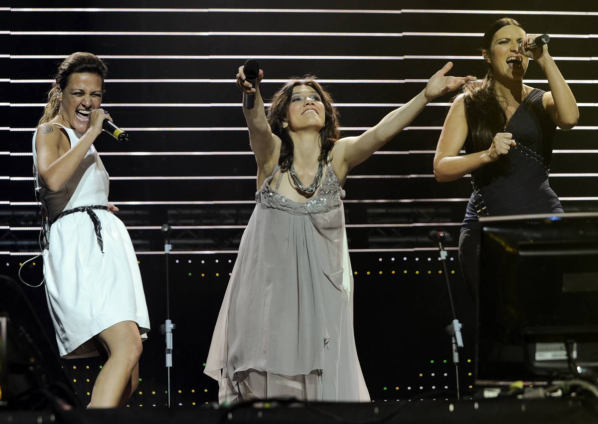 Per l’Abruzzo: a San Siro le "Amiche" della Pausini battono i big dell’Olimpico