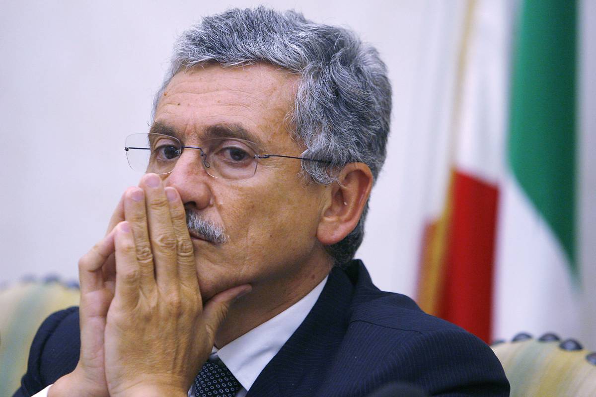 Festini hard alla Camera, la maitresse: 
"Alitalia non potrà dire no a D'Alema"
