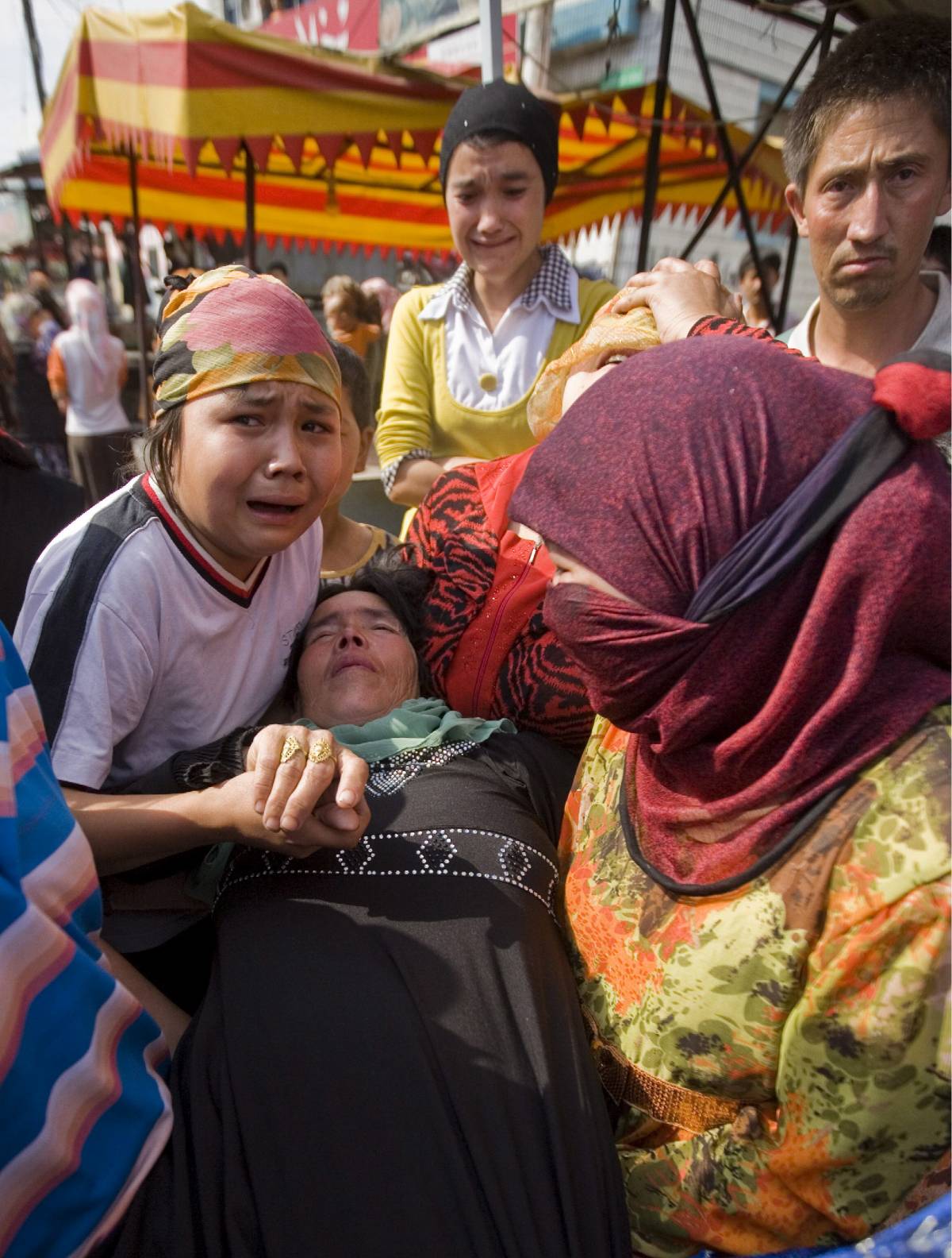Cina, protesta uiguri: donne in piazza