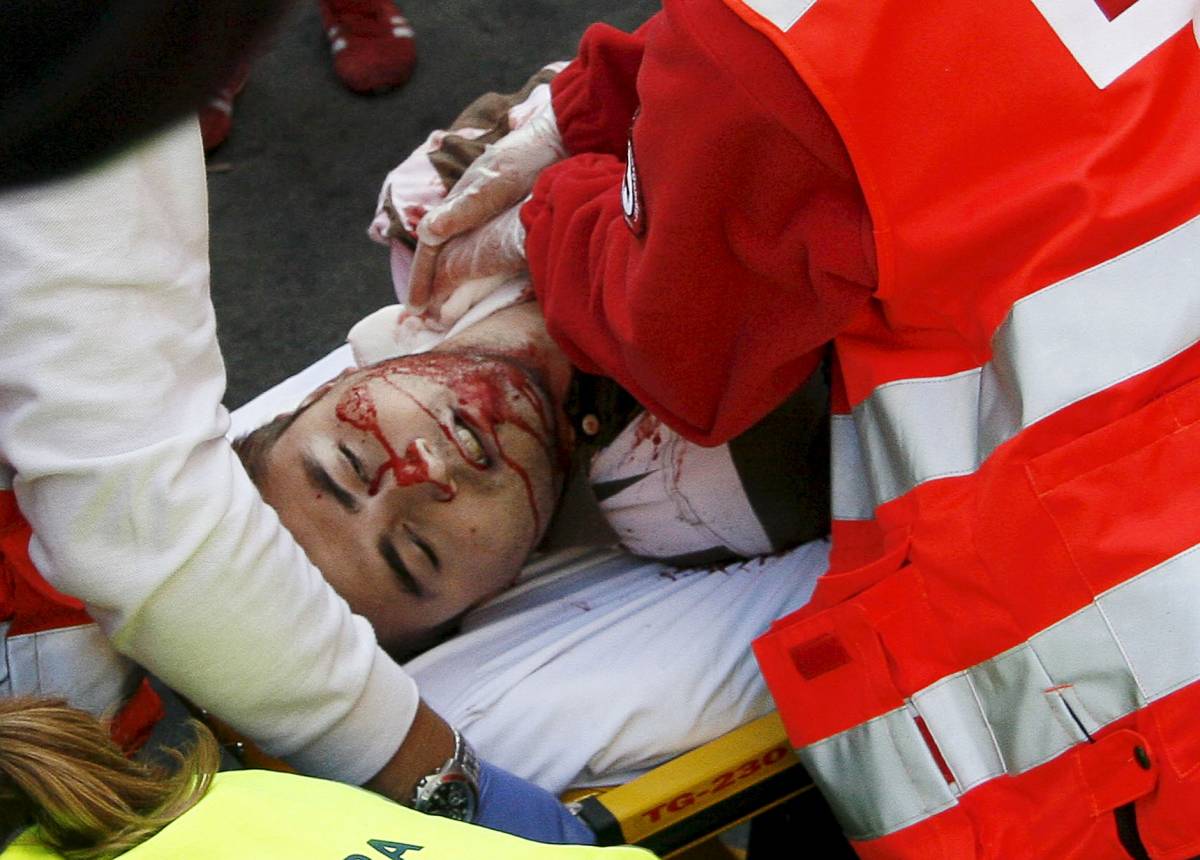 Pamplona sotto choc, un giovane 
spagnolo muore incornato dai tori