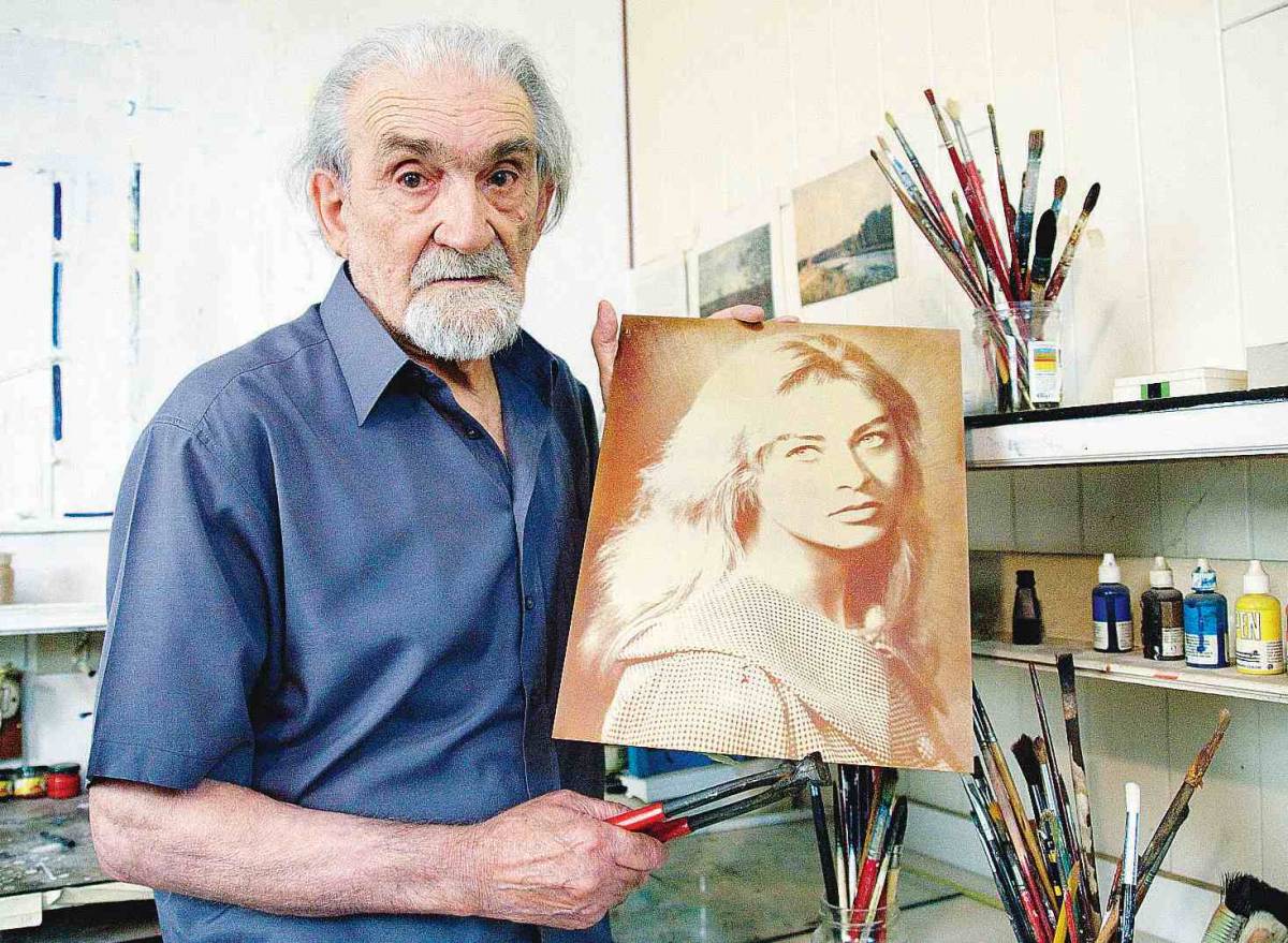 "Offro un milione di euro a chi riesce a replicare i miei quadri fatti di luce"