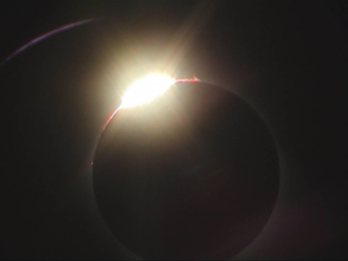 L'eclissi di sole più lunga del secolo: 
Indocina senza luce per sei minuti