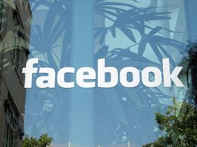 Attenti, furbetti: la caccia agli evasori fiscali si allarga al mare di Facebook