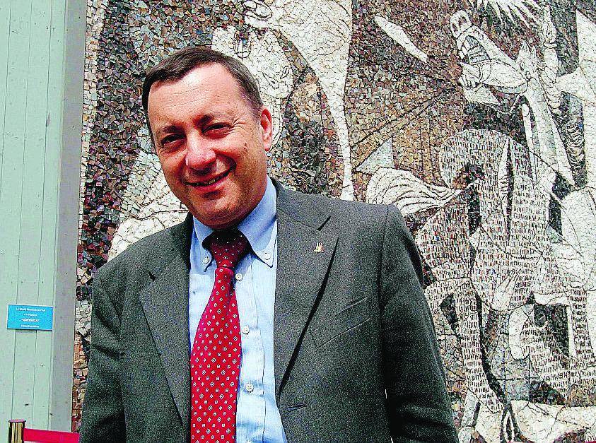 Card e bonus bebè, il sindaco che imita Berlusconi