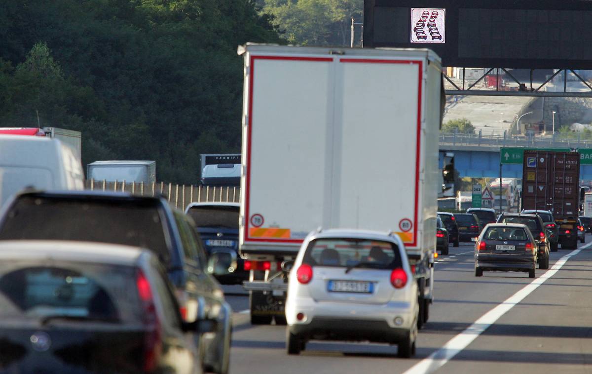 Traffico, scatta il bollino rosso:  
8 milioni di italiani in viaggio