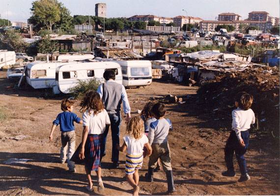 Gad Lerner vuol fermare gli sgomberi dei campi rom