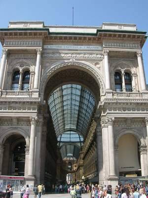 Milano, città aperta in agosto 
10mila negozi non chiuderanno