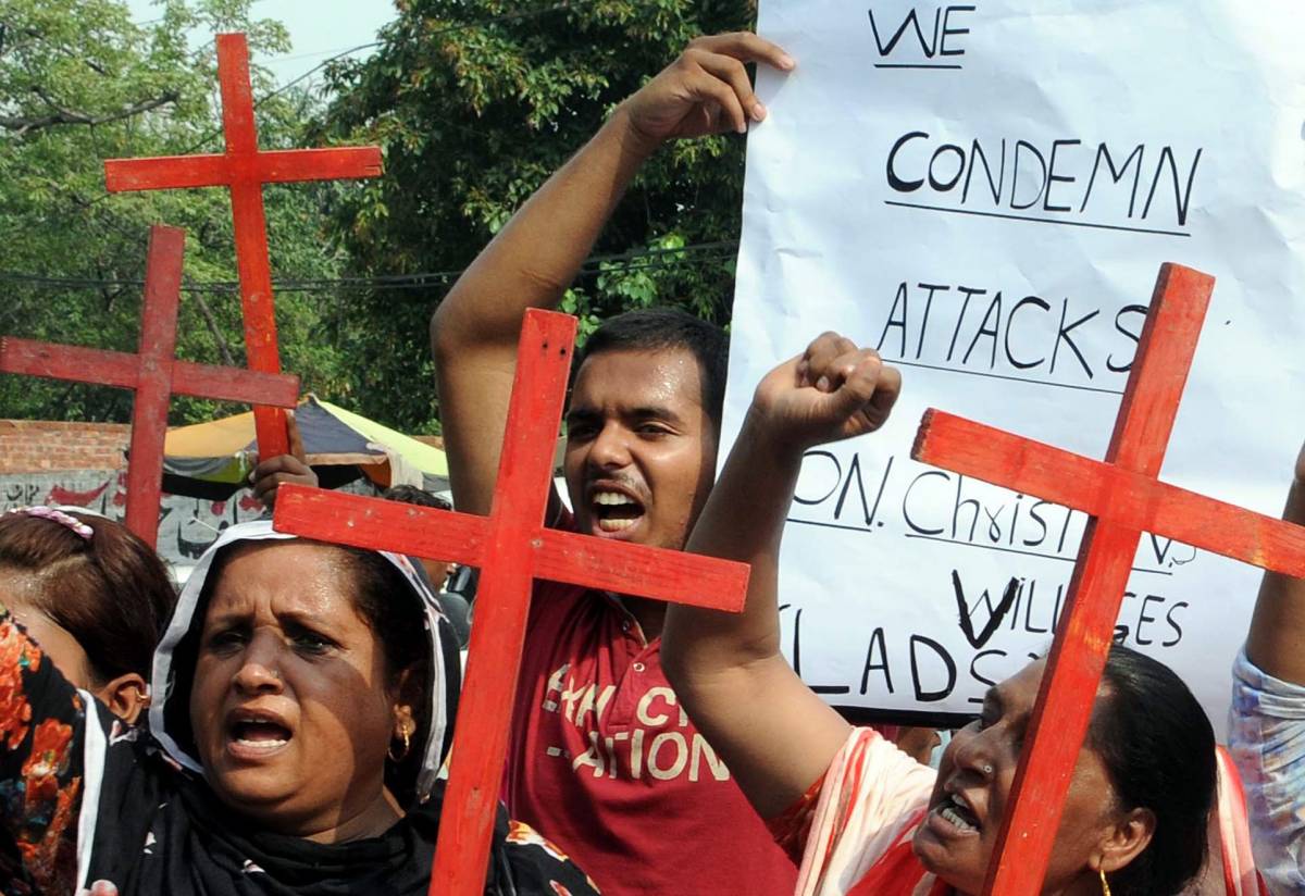 Scontri in Pakistan:  
estremisti musulmani 
bruciano sei cristiani