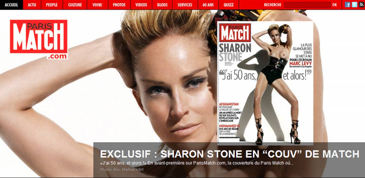 Copertina in topless per la Stone: "Ho 50 anni, e allora?"