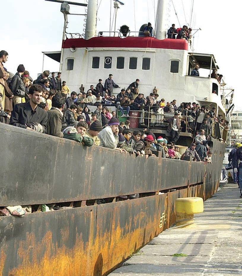 Sicurezza, Napolitano e Fini: "Noi ex migranti" 
La replica di Bossi: "Ma non assassini"