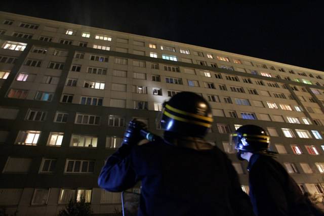 Parigi, palazzo in fiamme: 
5 vittime, tre sono bimbi