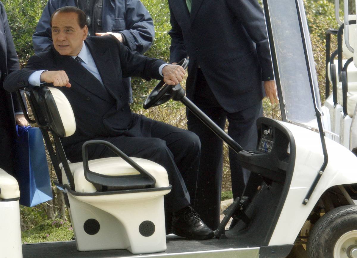 Gabbie salariali, Berlusconi: "Polemica assurda"