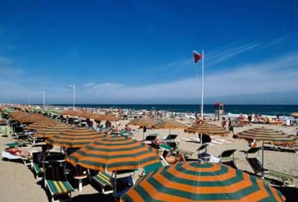 I padroni delle spiagge di Rimini? Tutti poveri