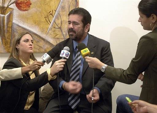 Conduttore tv ordina omicidi per fare audience