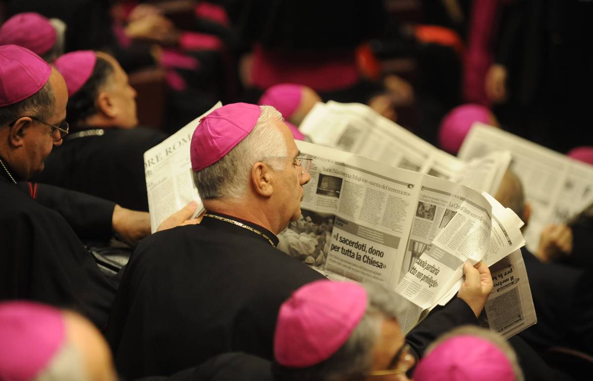 Caso Boffo, scontro tra Cei e il Giornale 
Feltri: "Moralisti smascherati, avanti"