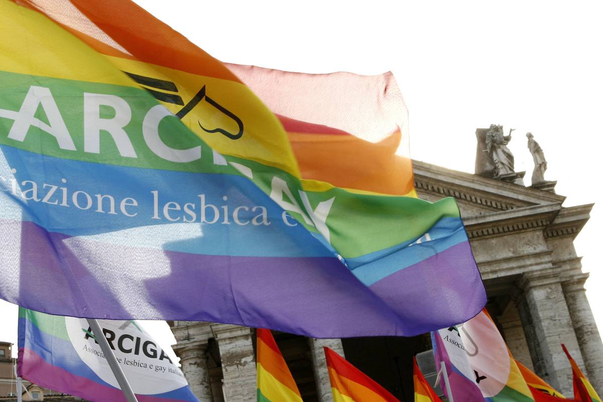 La lobby omosessuale 
non è "diversa" dalle altre